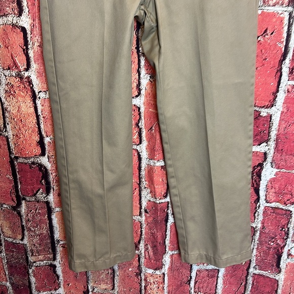 L.L. Bean Tan Chinos Versatile Cotton Blend mens pant size 32 - Picture 3 of 9
